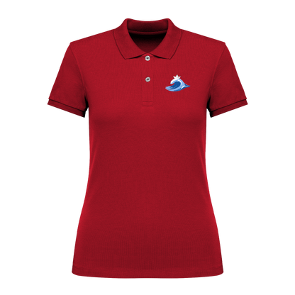 Rotes Polo-Shirt mit blauer Welle und Segelboot-Motiv, nachhaltig – einzigartigbunt