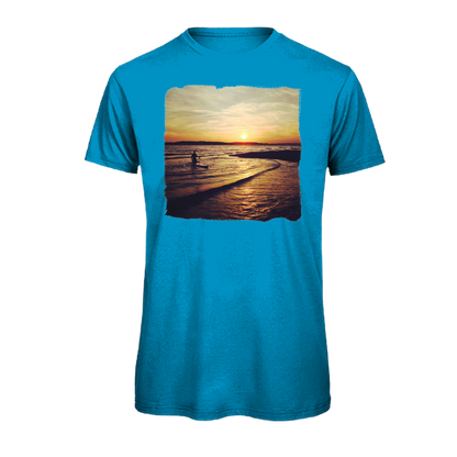 Blau mit Sonnenuntergang am Strand und Stand-Up-Paddler – nachhaltig – einzigartigbunt