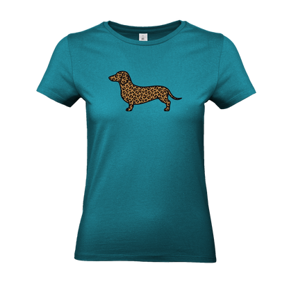 Pool Damen T-Shirt mit Dackel-Motiv im modernen Leoparden-Muster auf der Brust.
