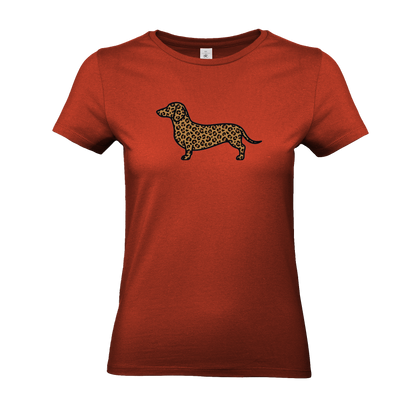Damen T-Shirt mit Dackel-Motiv im modernen Leoparden-Muster.