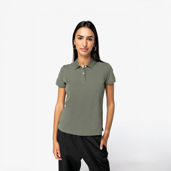 Olivgrünes nachhaltiges Polo-Shirt mit klassischem Kragen – einzigartigbunt