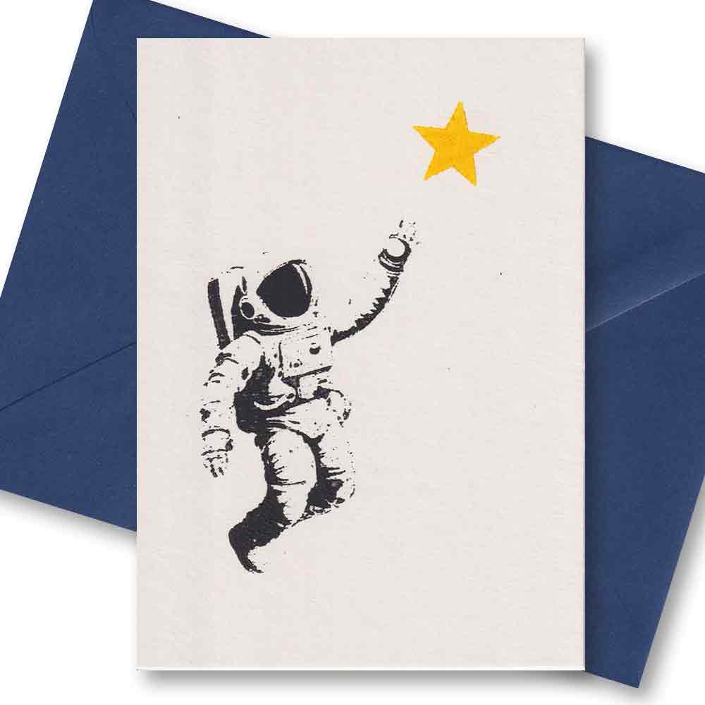 Handgedruckte Postkarte I Astronaut Stern 💫