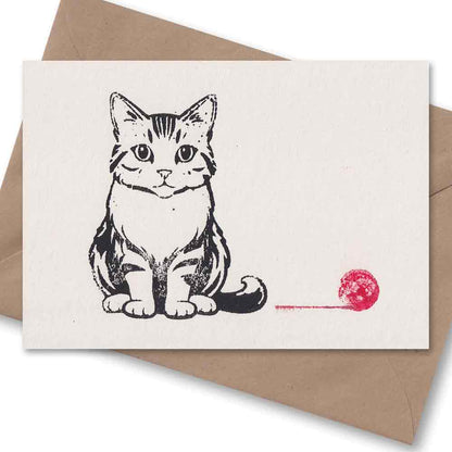 Handgedruckte Postkarte I Katze mit Wollknäuel