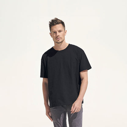 Schlichtes schwarzes T-Shirt aus nachhaltiger Baumwolle, ideal für individuelles Design – einzigartigbunt