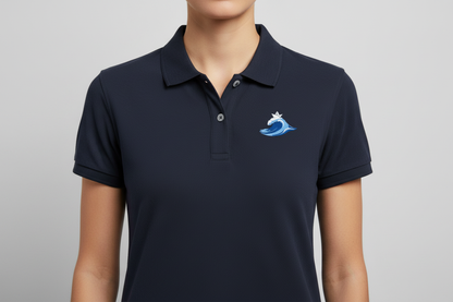 Marineblaues Polo-Shirt mit Wellen- und Stern-Motiv, nachhaltig gefertigt – einzigartigbunt