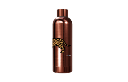Roséfarbene Thermosflasche aus Edelstahl (550ml) bedruckt mit einem Dackel im Leo-Look hinten. Hält Getränke heiß und kalt, von einzigartigbunt.